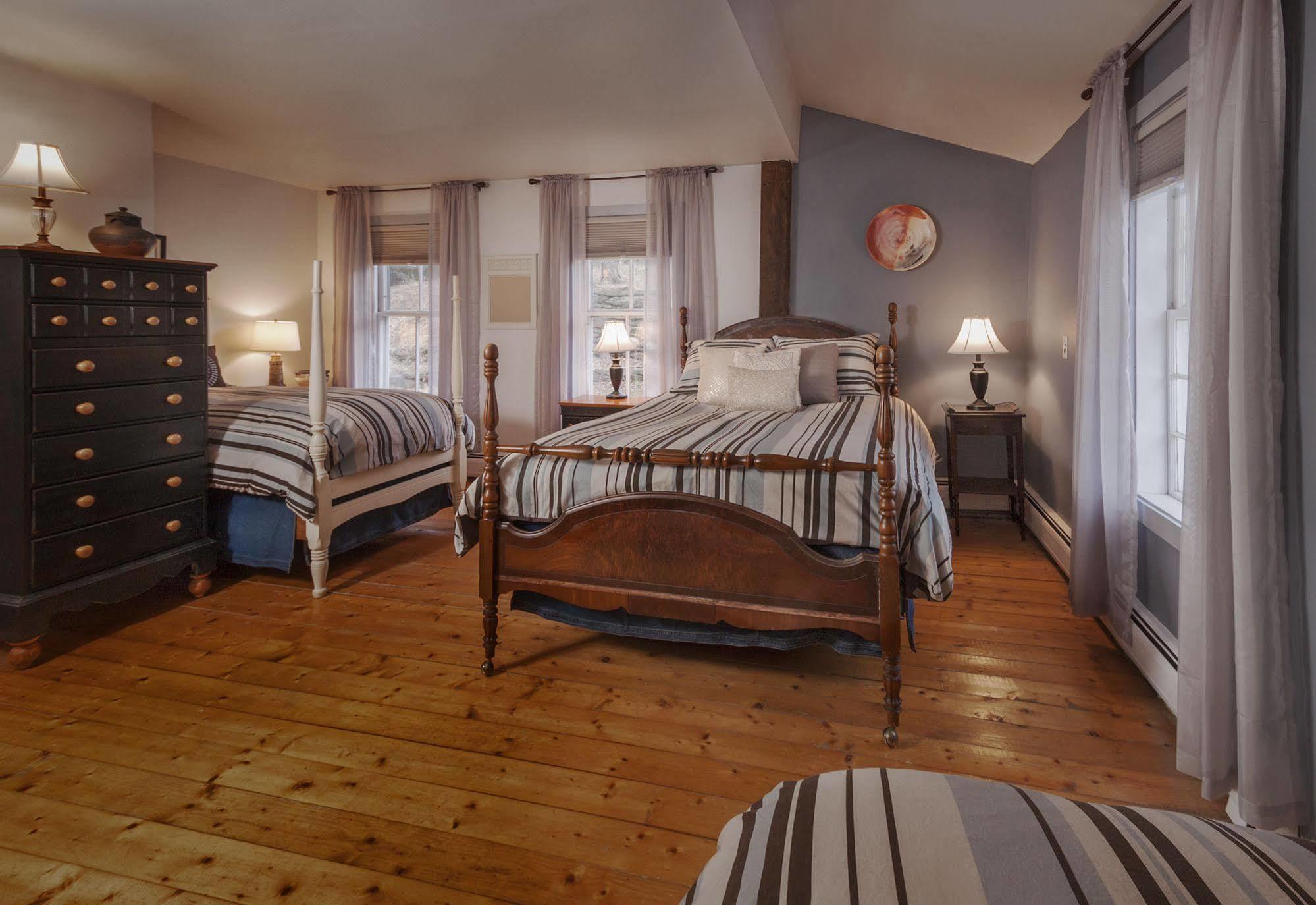 Wilder Farm Inn Barre Extérieur photo